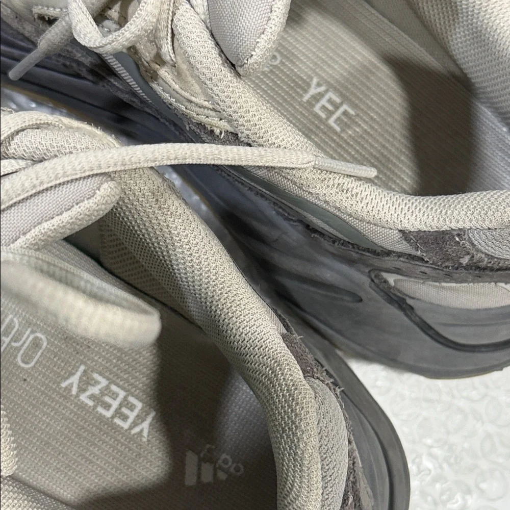 Adidas Yeezy Boost 700 V2‎ Tephra Men’s Sneakers Size 5.5